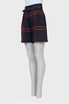 Straight cut shorts with belt