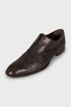 Men's shoes made of textured leather