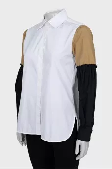 Shirt with two-tone sleeves