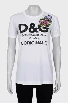 White T-shirt with floral embroidery