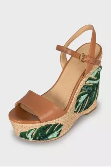 Leather sandals with sequins and beads