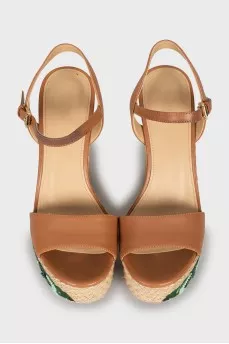 Leather sandals with sequins and beads