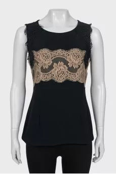 Black fitted top with lace