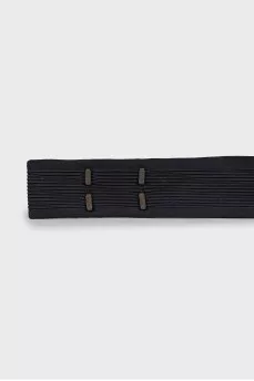 Textile belt with hooks