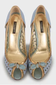 Perforated leather shoes