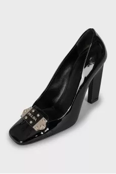 Patent leather square toe shoes