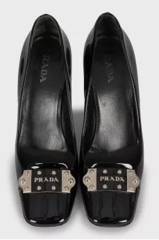 Patent leather square toe shoes