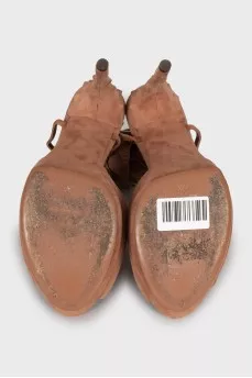 Vintage suede sandals