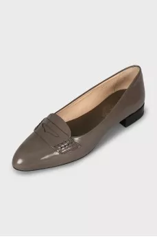Pointed toe leather loafers