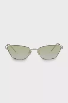 Sunglasses with green lenses