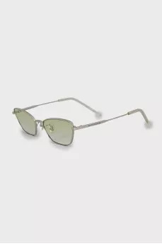 Sunglasses with green lenses