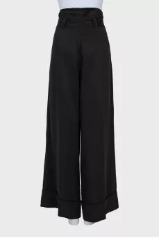 Fitted trousers with belt