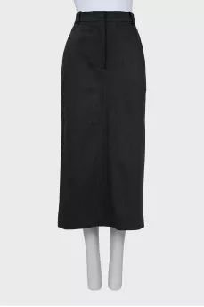 Fitted black skirt