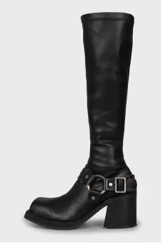 Leather boots with trapezoid heels
