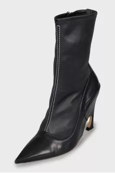 Leather ankle boots with pointed toe