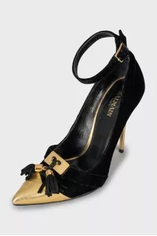 Velvet pumps with golden heels