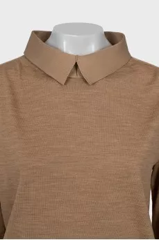 Beige jumper with collar