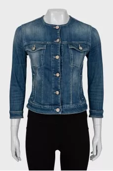 Denim jacket with a round collar