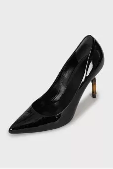 Leather shoes with a figured stiletto heel