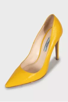 Yellow leather pumps