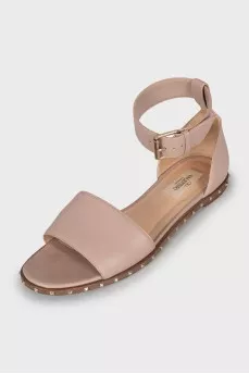 Leather sandals with decor