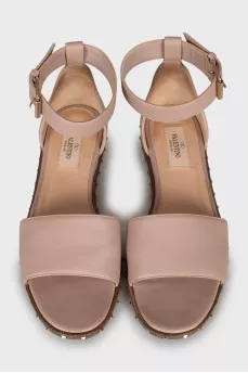 Leather sandals with decor