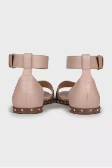 Leather sandals with decor