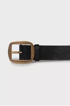 Leather belt with relief embroidery