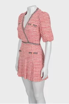 Fitted dress decorated with buttons
