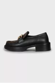 Leather loafers with signature print