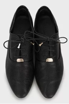 Leather shoes with almond toe