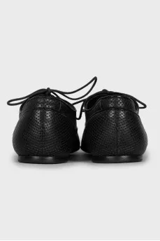 Leather shoes with almond toe