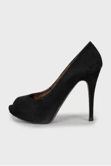 Black open toe shoes
