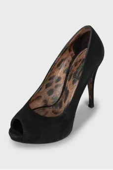 Black open toe shoes