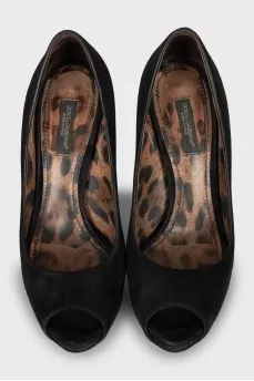 Black open toe shoes