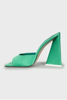 Devon mules with tag