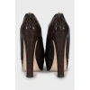 Leather shoes with zip