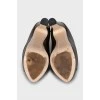 Leather shoes with zip