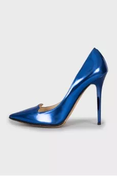 Blue patent leather pumps