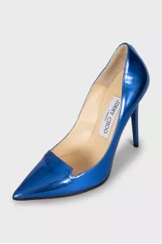 Blue patent leather pumps