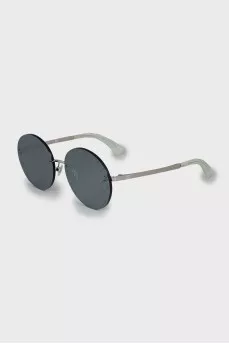Wayfarer sunglasses with silver temples