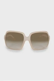 Sunglasses with matte frame
