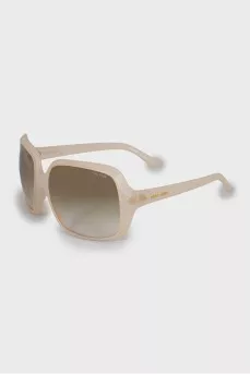 Sunglasses with matte frame