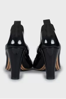 Leather shoes with textile upper