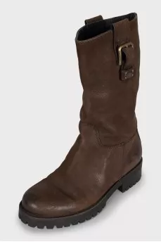 Leather boots with buckles