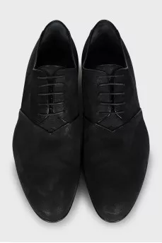 Muscle shoes with metal decor