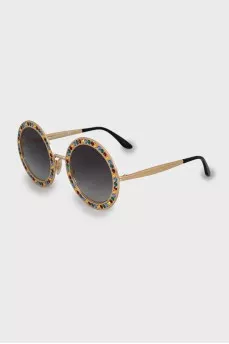 Sunglasses with crystal frames