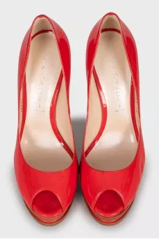 Patent leather open toe shoes