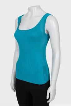 Knitted tank top with a round neck