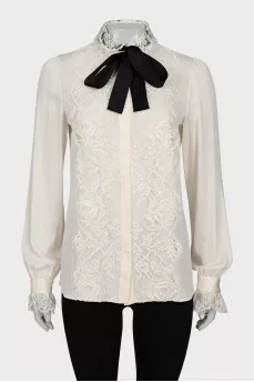 Blouse with bow and lace